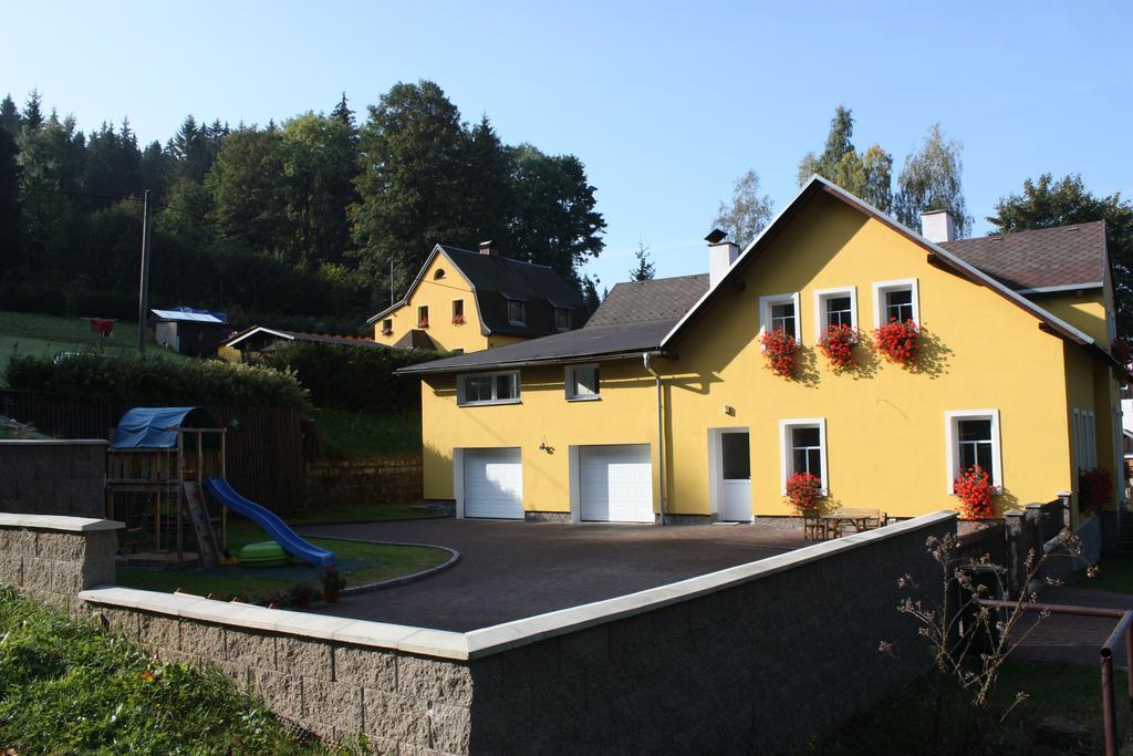 Apartmany Doma Janov nad Nisou Exteriör bild